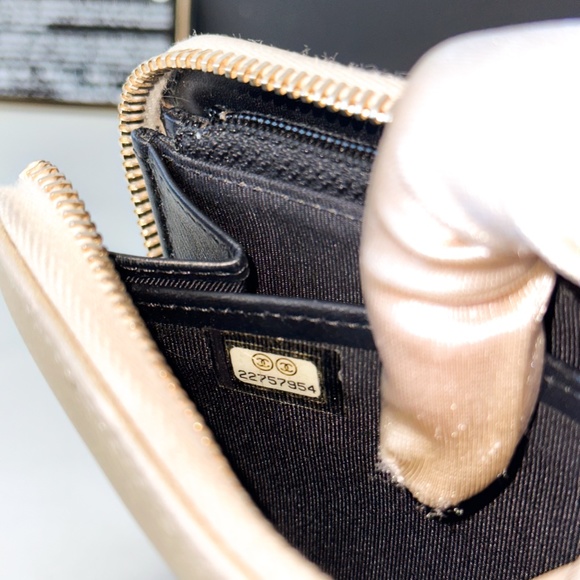 Chanel Zip Leather Wallet - Picture 16 of 16